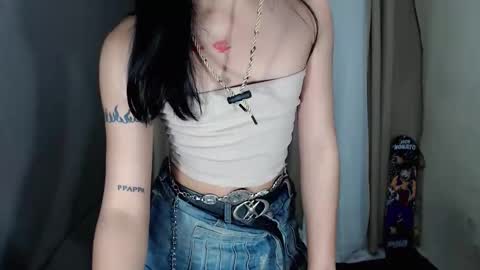 littlelace_ online show from April 6, 2026, 4:46 am