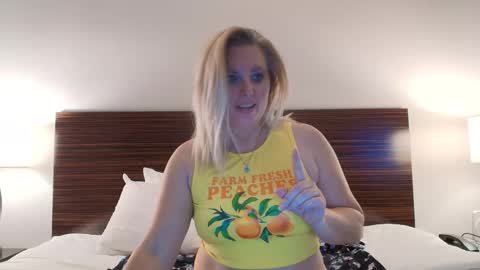 Snapshot of littlelisa1 chatting on March 12, 2026, 2:50 am lisanixs online show from March 12, 2026, 2:50 am