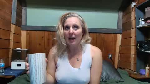 Snapshot of littlelisa1 chatting on April 5, 2026, 3:04 am lisanixs online show from April 5, 2026, 3:04 am