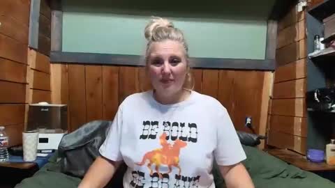 Snapshot of littlelisa1 chatting on April 18, 2026, 4:16 am lisanixs online show from April 18, 2026, 4:16 am