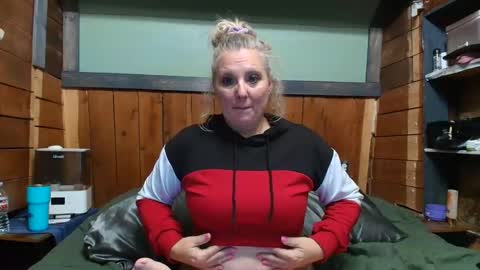 Snapshot of littlelisa1 chatting on April 19, 2026, 2:33 am lisanixs online show from April 19, 2026, 2:33 am