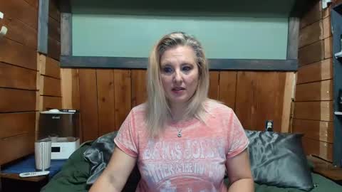 Snapshot of littlelisa1 chatting on April 25, 2026, 4:15 pm lisanixs online show from April 25, 2026, 4:15 pm