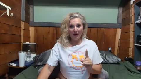 Snapshot of littlelisa1 chatting on May 11, 2026, 12:38 am lisanixs online show from May 11, 2026, 12:38 am