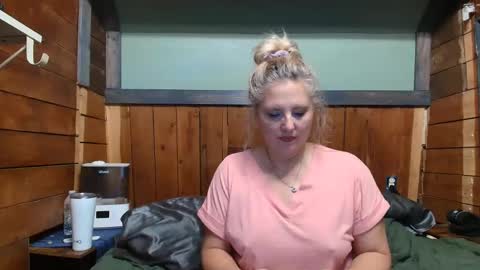 Snapshot of littlelisa1 chatting on May 14, 2026, 6:37 pm lisanixs online show from May 14, 2026, 6:37 pm