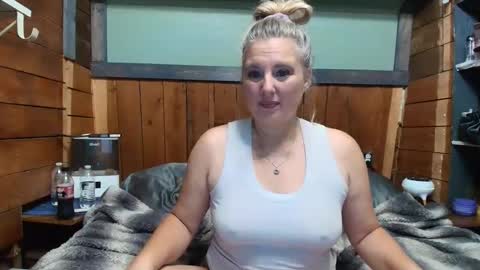 Snapshot of littlelisa1 chatting on May 28, 2026, 3:53 pm lisanixs online show from May 28, 2026, 3:53 pm