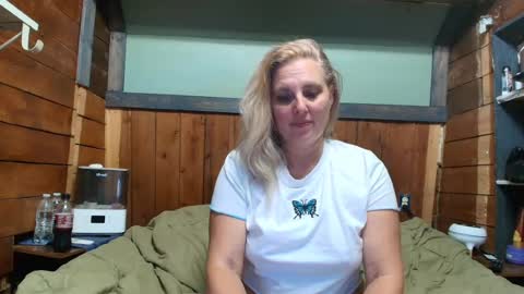 Snapshot of littlelisa1 chatting on June 21, 2026, 2:25 am lisanixs online show from June 21, 2026, 2:25 am