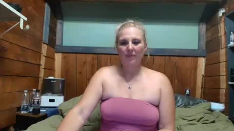 Snapshot of littlelisa1 chatting on June 22, 2026, 3:25 am lisanixs online show from June 22, 2026, 3:25 am