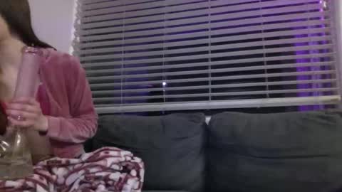 littlelovergirllindz online show from January 9, 2026, 2:47 am