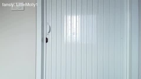 Little Molly online show from October 24, 2025, 7:49 am