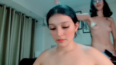Snapshot of littlemolly_pregnant chatting on December 15, 2024, 10:39 am Sarahs Room online show from December 15, 2024, 10:39 am