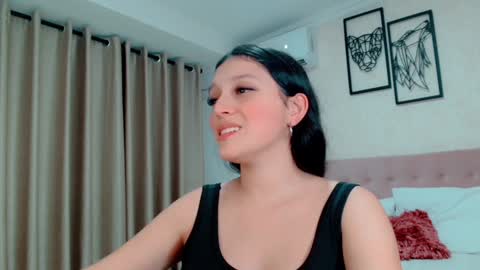 Snapshot of littlemolly_pregnant chatting on December 31, 2024, 4:35 pm Sarahs Room online show from December 31, 2024, 4:35 pm