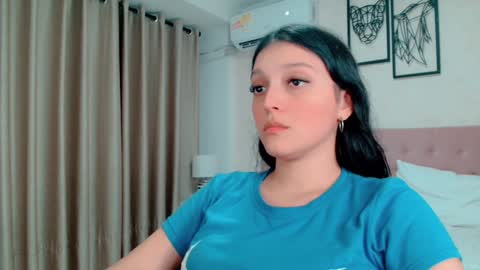 Snapshot of littlemolly_pregnant chatting on January 3, 2025, 2:54 am Sarahs Room online show from January 3, 2025, 2:54 am