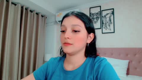 Snapshot of littlemolly_pregnant chatting on January 8, 2025, 3:40 am Sarahs Room online show from January 8, 2025, 3:40 am