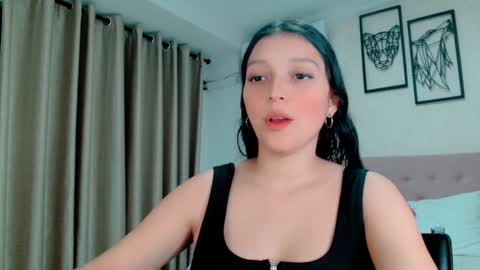 Snapshot of littlemolly_pregnant chatting on January 19, 2025, 2:04 am Sarahs Room online show from January 19, 2025, 2:04 am