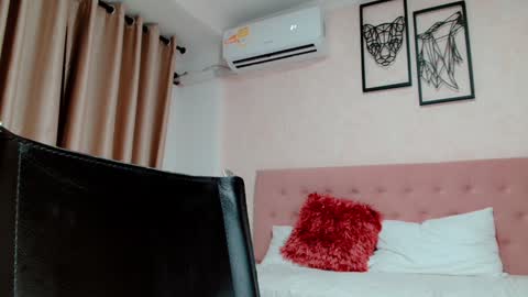 Snapshot of littlemolly_pregnant chatting on January 19, 2025, 8:07 am Sarahs Room online show from January 19, 2025, 8:07 am
