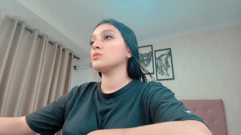 Snapshot of littlemolly_pregnant chatting on February 4, 2025, 1:56 am Sarahs Room online show from February 4, 2025, 1:56 am