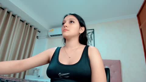 Snapshot of littlemolly_pregnant chatting on February 23, 2025, 3:56 am Sarahs Room online show from February 23, 2025, 3:56 am