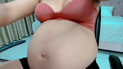 Snapshot of littlemolly_pregnant chatting on February 23, 2025, 10:42 pm Sarahs Room online show from February 23, 2025, 10:42 pm