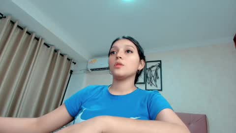 Snapshot of littlemolly_pregnant chatting on March 5, 2025, 12:05 am Sarahs Room online show from March 5, 2025, 12:05 am