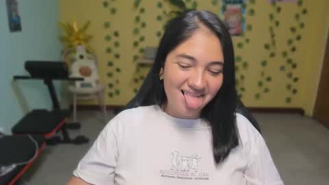 Mia  Wednesday to Sunday 730 am to 1030 am Colombian Hour D online show from January 14, 2026, 5:13 am