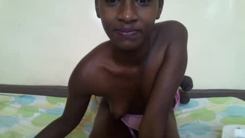 littlesandie online show from December 10, 2024, 5:28 am