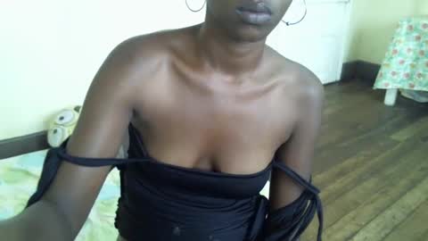 littlesandie online show from December 11, 2024, 9:41 am