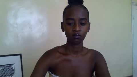 littlesandie online show from December 14, 2024, 6:35 am