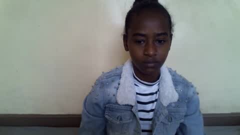 littlesandie online show from November 1, 2025, 5:53 am