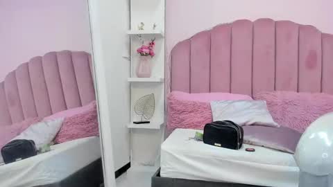  sofii  online show from October 20, 2025, 10:21 pm