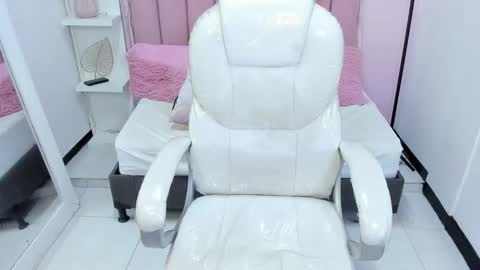  sofii  online show from October 21, 2025, 9:15 pm