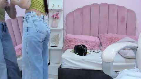  sofii  online show from November 1, 2025, 10:12 pm