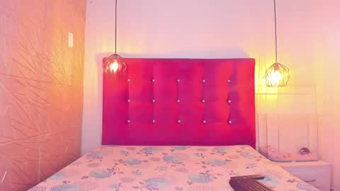 Snapshot of littlesophiie_ chatting on March 5, 2025, 11:28 am littlesophiie_ online show from March 5, 2025, 11:28 am
