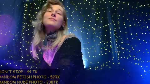 Niki  free tg channel with some photos gifs and info about streams  online show from May 22, 2026, 7:52 pm