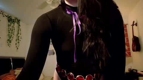 Eliza online show from October 31, 2025, 12:17 pm