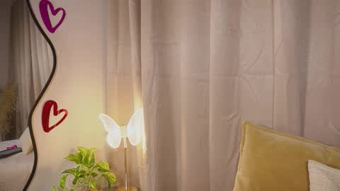 Snapshot of littletammy_ chatting on February 7, 2026, 4:00 pm littletammy_ online show from February 7, 2026, 4:00 pm