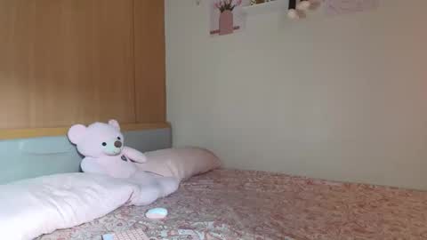 Snapshot of littletsmaya chatting on April 28, 2026, 12:31 am Maya online show from April 28, 2026, 12:31 am