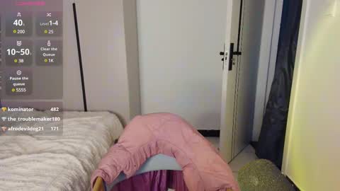 Snapshot of liunana chatting on February 21, 2025, 10:28 am nana online show from February 21, 2025, 10:28 am