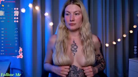 Snapshot of liv_fay chatting on February 20, 2025, 7:19 pm Liv 3 online show from February 20, 2025, 7:19 pm