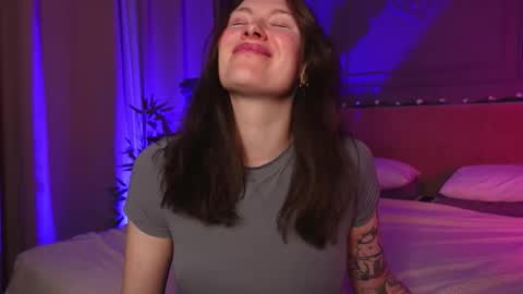 Snapshot of liv_fay chatting on December 20, 2025, 2:35 pm Liv 3 online show from December 20, 2025, 2:35 pm