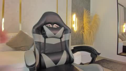 liv honeey  online show from October 23, 2025, 8:40 pm