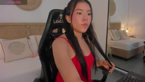 liv honeey  online show from October 24, 2025, 8:49 pm