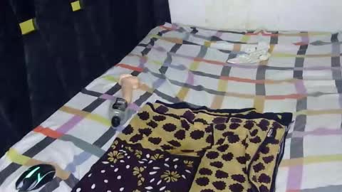 liv_horny online show from April 3, 2026, 3:43 pm