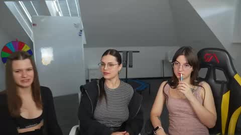 Snapshot of livehub054 chatting on April 24, 2026, 10:18 am Sheryl online show from April 24, 2026, 10:18 am
