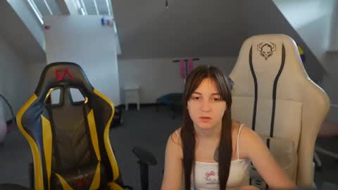 Snapshot of livehub054 chatting on June 3, 2026, 10:07 am Sheryl online show from June 3, 2026, 10:07 am
