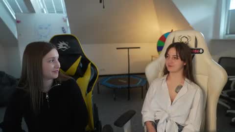 Snapshot of livehub054 chatting on June 10, 2026, 10:14 am Sheryl online show from June 10, 2026, 10:14 am