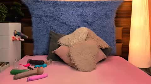 Snapshot of liviahott chatting on February 12, 2026, 7:31 pm Livia and Lucy D online show from February 12, 2026, 7:31 pm