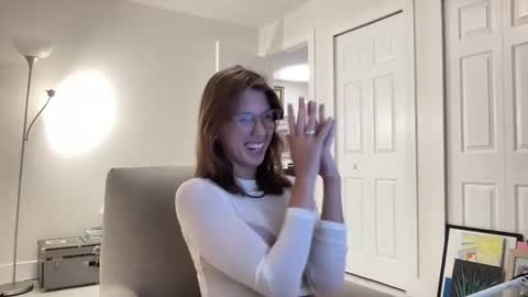 Snapshot of livvyybearxx chatting on June 12, 2026, 1:59 am liv online show from June 12, 2026, 1:59 am