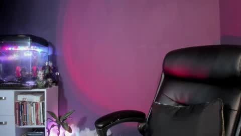 LixRose online show from December 20, 2025, 5:14 am