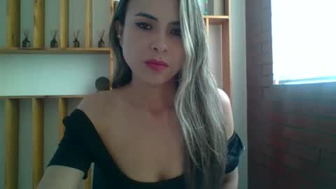 liz_28 online show from October 31, 2025, 4:41 pm