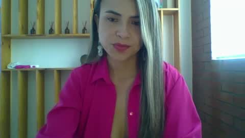 liz_28 online show from November 4, 2025, 1:32 pm